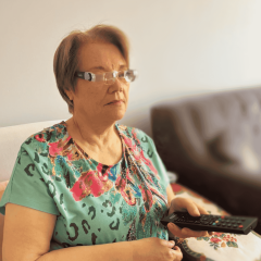 Büyüteçli Televizyon Gözlüğü